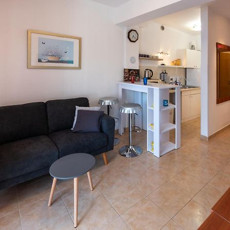 Apartment Anamaria With Seaview Petrcane Εξωτερικό φωτογραφία