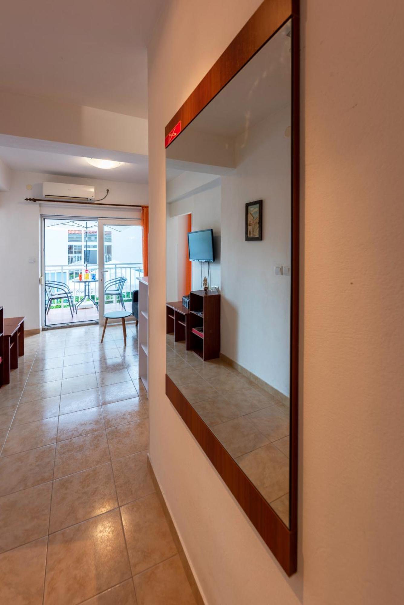 Apartment Anamaria With Seaview Petrcane Εξωτερικό φωτογραφία